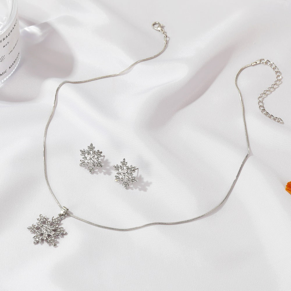 3pcs Snowflake Necklace Set With Rhinestones Earrings And Clavicle Chain Pendant Necklace Valentine's Day Gift