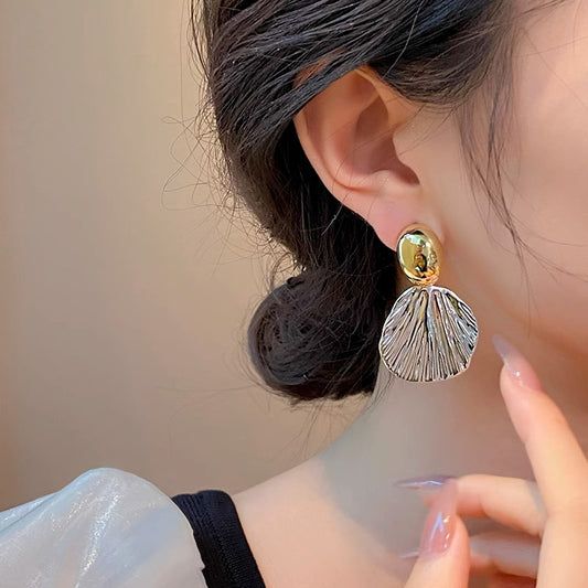 Scallop Elegance Retro Two-tone Fan Shaped Stud Earrings